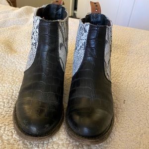 Freebird by Steve Madden Salamanca boots.